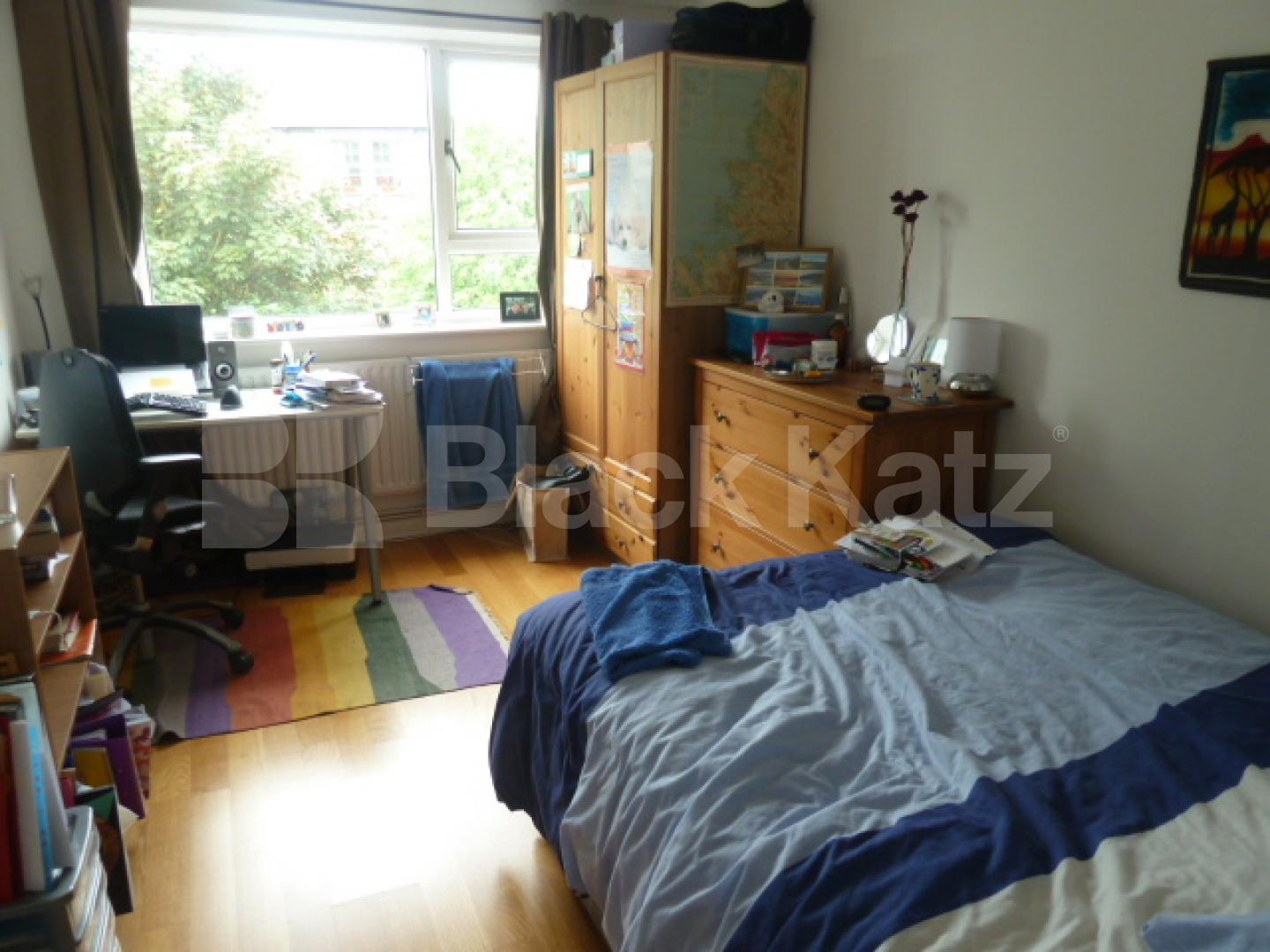 			NEW INSTRUCTION!!!, 3 Bedroom, 1 bath, 1 reception Flat			 Crouch Hill, Crouch Hill